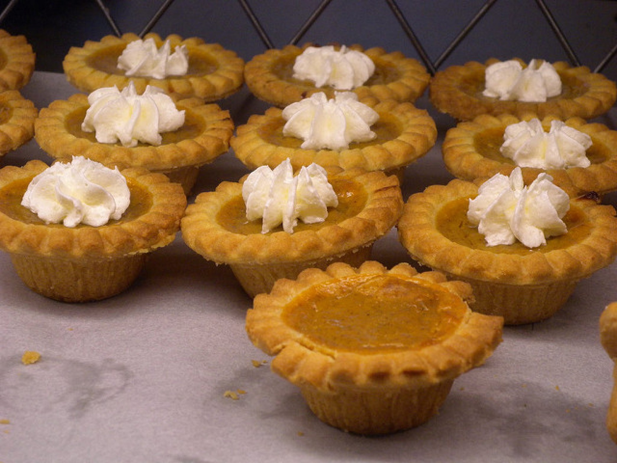 Mini Pumpkin Pie Tarts Pati Thomas CN   Mini Pumpkin Tarts 1045x783@2x 